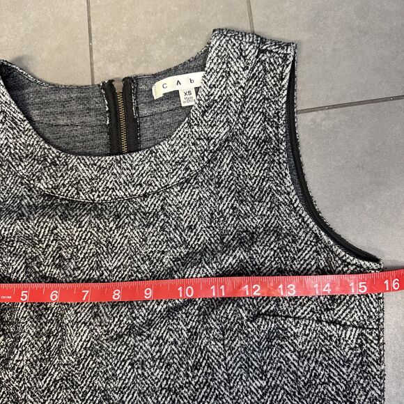 CAbi CeCe Top XS Shell Dark Gray Herringbone Tweed Zip Pocket Sleeveless Knit - Picture 7 of 8
